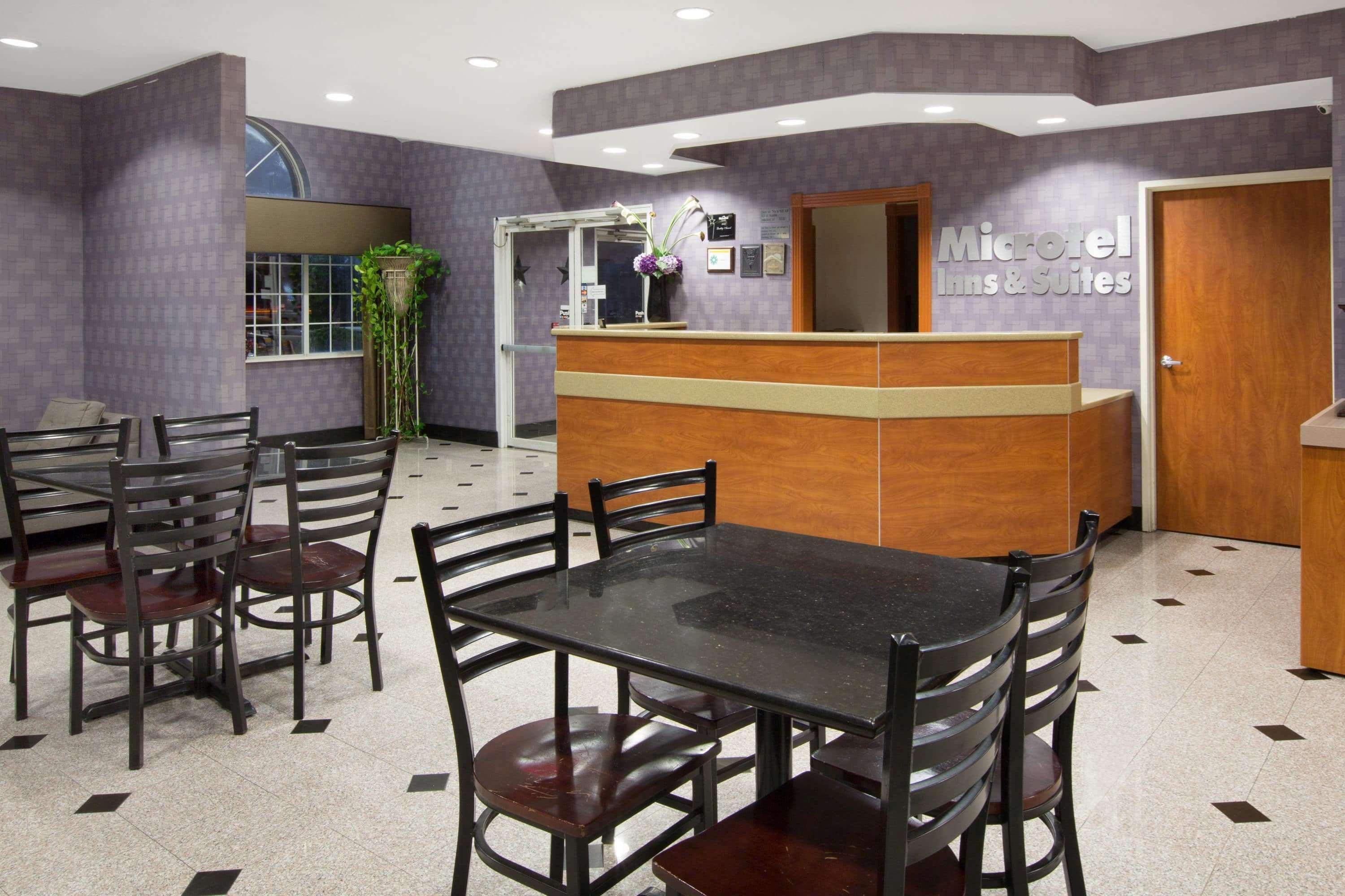 Microtel Inn & Suites By Wyndham Garland/Dallas Exterior foto